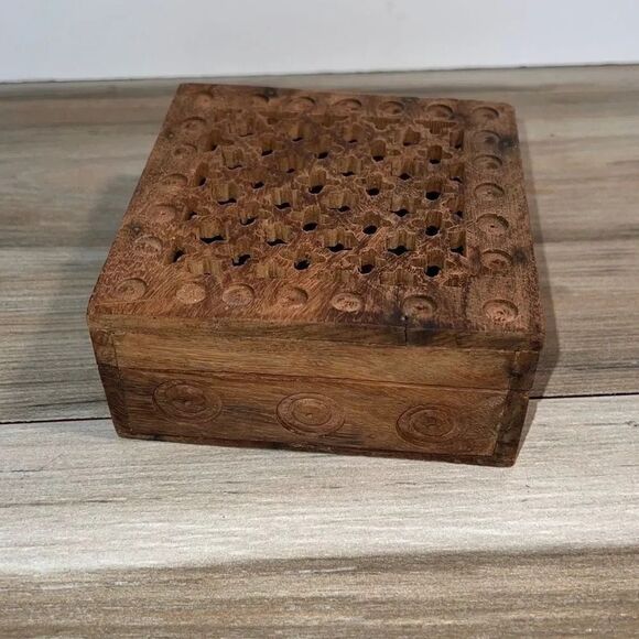 Handmade Small Lattice Cutwork Wood Box - Matr Boomie Bungalow - Picture 1 of 11
